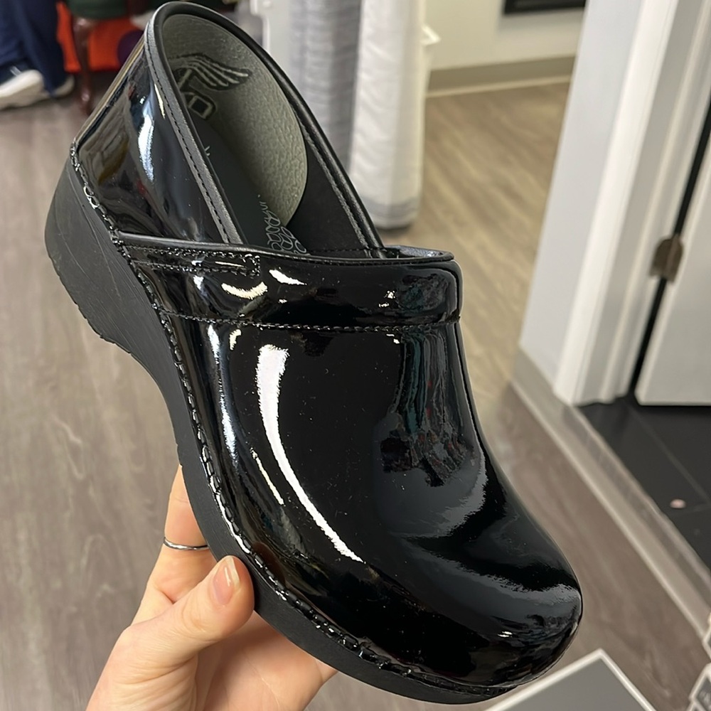 New with box black patent dansko xp 2.0